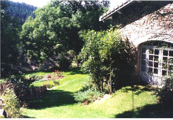 Bed and Breakfast La Maison D'En Haut à Saint-Julien-Molhesabate Extérieur photo