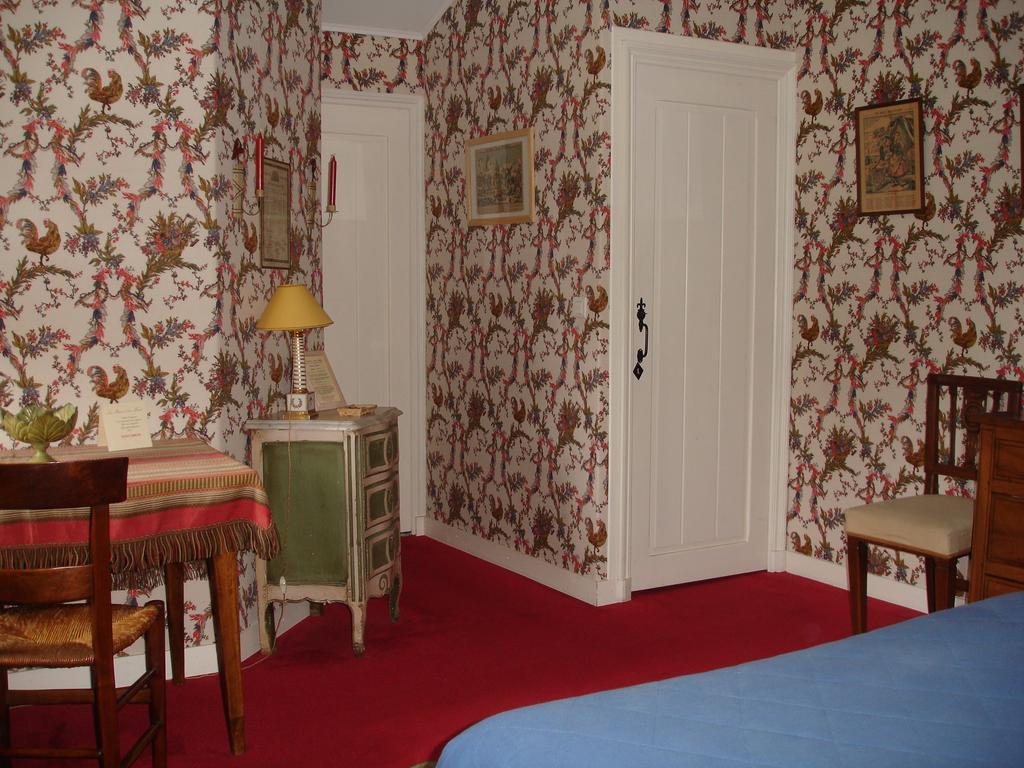 Bed and Breakfast La Maison D'En Haut à Saint-Julien-Molhesabate Chambre photo