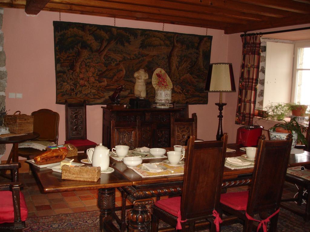 Bed and Breakfast La Maison D'En Haut à Saint-Julien-Molhesabate Extérieur photo